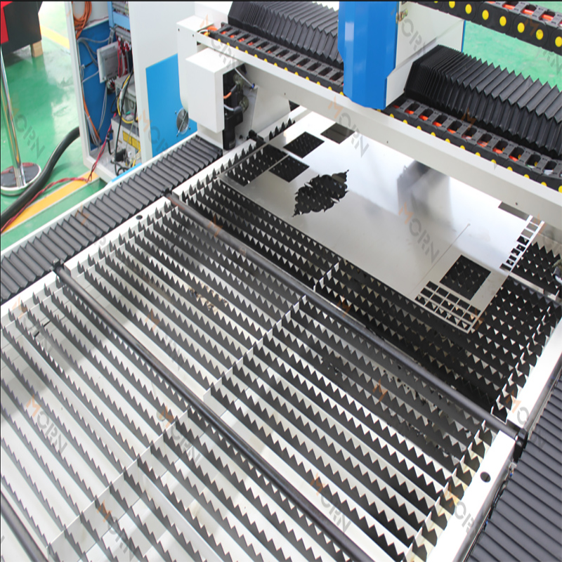 16 파이버 레이저 절단기의 정기 유지 보수 지침 및주의 사항