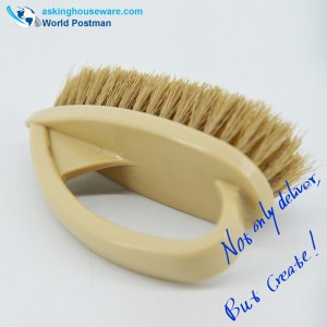 아치형 플라스틱 손잡이가있는 Akbrand 작은 닦는 브러시