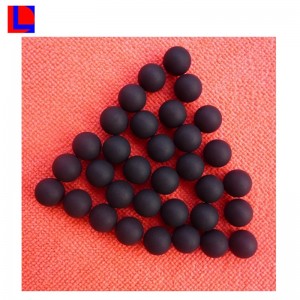 블랙 구멍이있는 단단한 고무 공