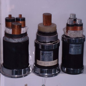 구리 / 알루미늄 300mm 400mm 단일 코어 케이블 금속 외장 220kv 110kv