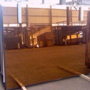 색깔의 은빛 거울