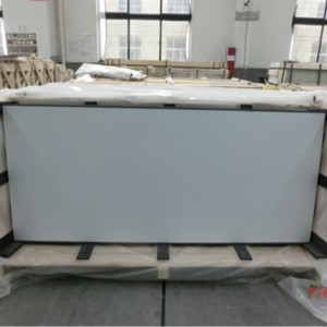 안전 필름이 부착 된 알루미늄 미러