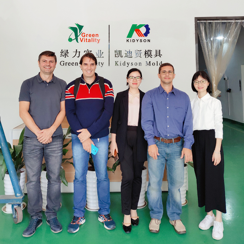 브라질 고객과 성공적인 회의