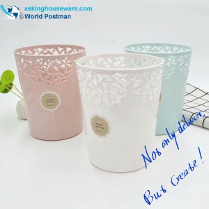 빈 둥근 플라스틱 쓰레기통