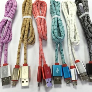 PU 가죽 대문자 급속 충전식 알루미늄 하우징 마이크로 USB, C 타입, iPhone 번개 충전 및 동기화 용 USB 케이블