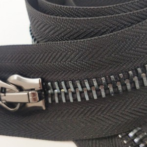 12 号 欧牙 口口