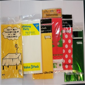 이벤트 기념일 선물 테이블과 저렴한 가격의 식탁보