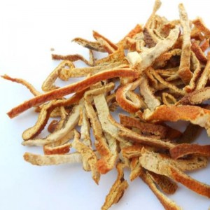 말린 귤 또는 오렌지 껍질