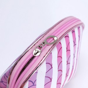 주문을 받아서 만들어진 세면 용품 부대 화장 용 부대