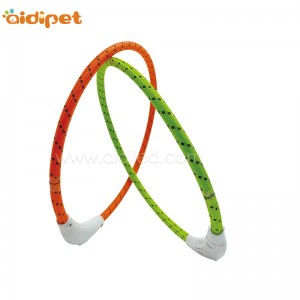 새로운 애완 동물 공급 크리스마스는 반사 실크로 개 목걸이를 이끌었다 방수 애완 동물 고리는 위로 개 사용을 밝히십시오