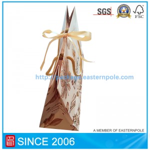 리본 클로저로 포장 된 고급 종이 봉투