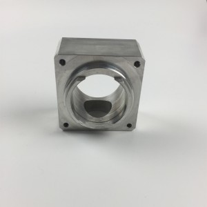 장비의 정밀 부품