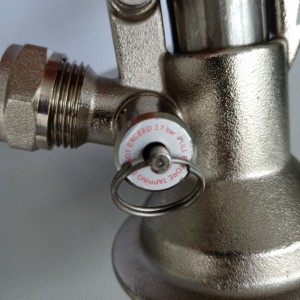 릴리프 밸브가있는 맥주 통 커플러