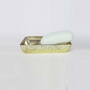 골드 데칼 욕실 액세서리와 투명 유리