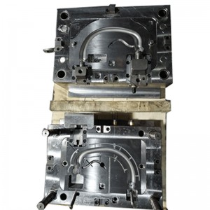 농업 장비 난간