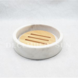 목제 부속 목욕탕 부속품 세트를 가진 백색 대리석