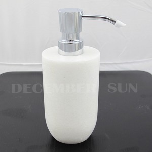 순수한 흰색 대리석 목욕 세트