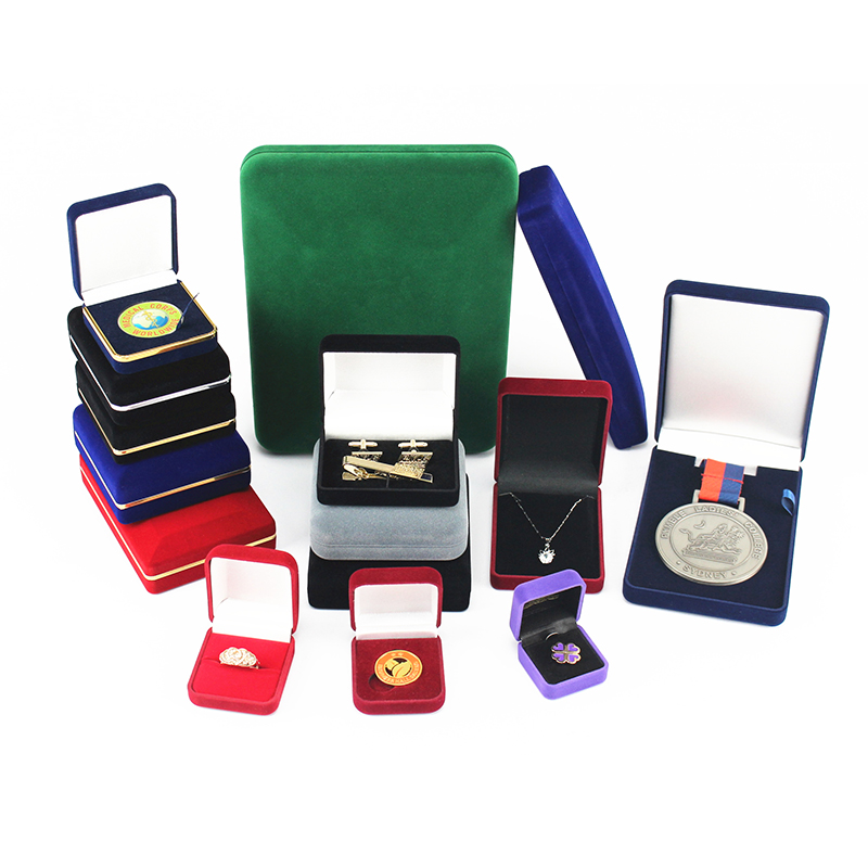 8 개의 팁 은 당신 의 보석 을 올 바 르 게 보관 하고 수명 이 길 게 사용 할 수 있 습 니 다.