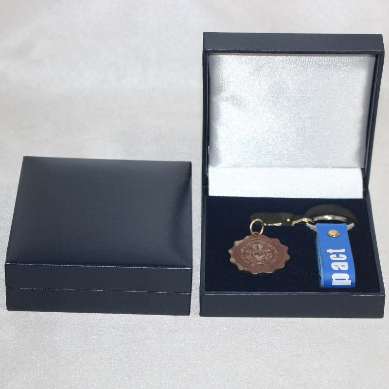 50-60 mm 코인, 배지, 커프스 단추, 타이 클립, 메달 등을위한 V-06 사각 플라스틱 Flannelette 상자. 88 * 91 * 33, 무게 약 85g