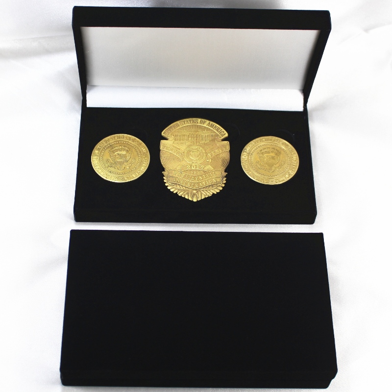 제품 V - 18L 장방형 스 웨 이 드 케이스 로 150 * 75mm 더 블 코 인, 배지 와 커프스 단추 등 을 사용 합 니 다.174 * 102 * 32, 무 게 는 168 g