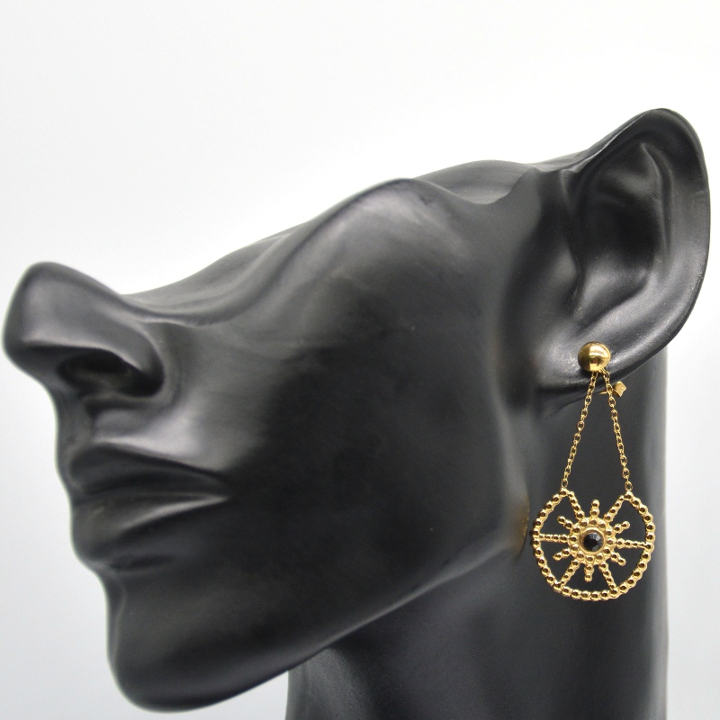 꽃 펜던트가 달린 스테인레스 스틸 골드 여성 모델, 귀 스터드 디자인, 젊은 여성을위한 매력적인 작품. 중국 Ruifanbao 보석 공장