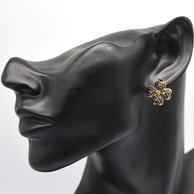 소녀와 숙녀에게 적합한 네잎 클로버 귀걸이, 하트 모양의 흑백 귀걸이, 중국 Ruifanbao 보석 가공 공장