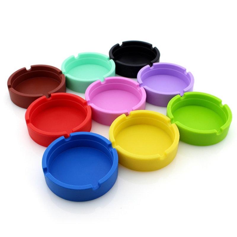 작은 원형 재떨이