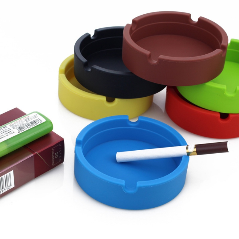 작은 원형 재떨이