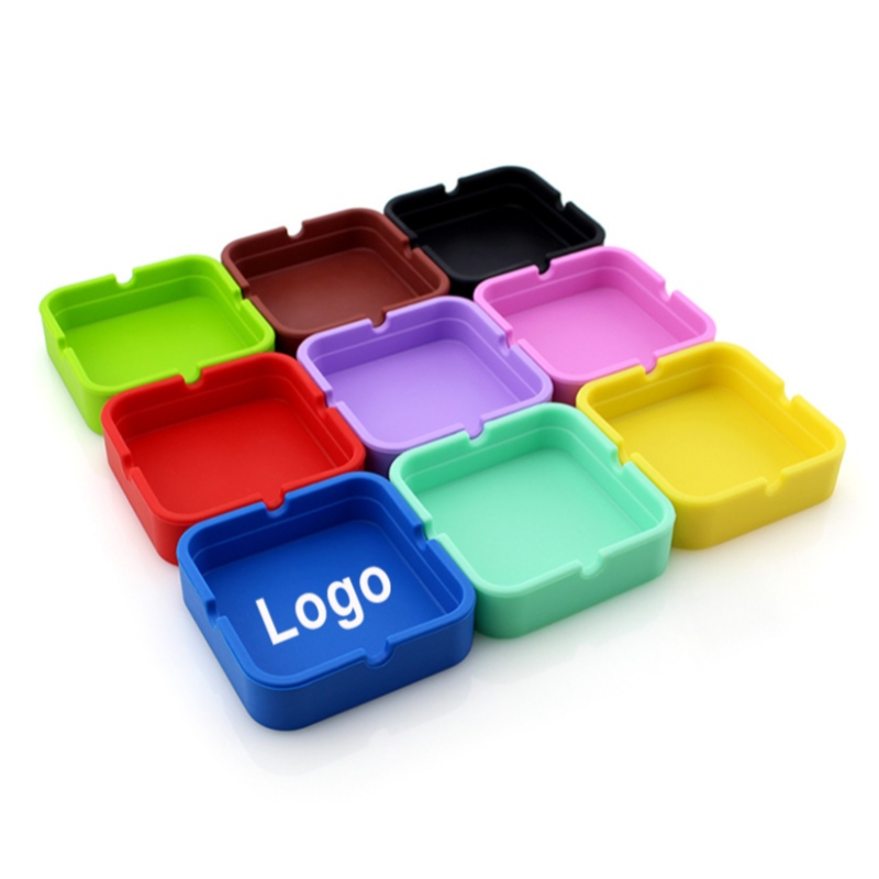 작은 사각형 재떨이