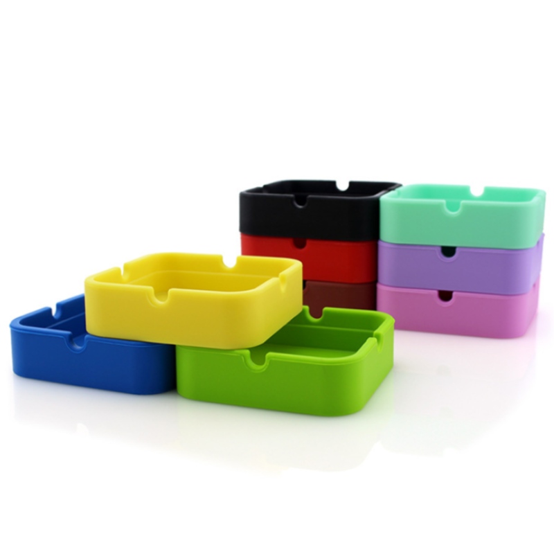 작은 사각형 재떨이