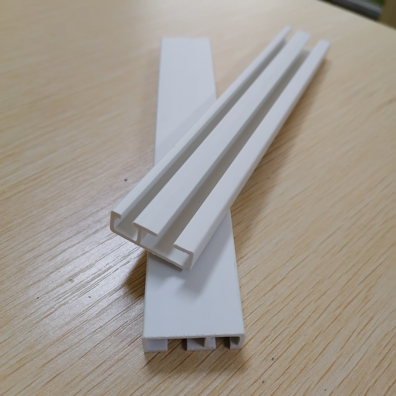 커튼 슬라이딩 부품을위한 디자인 및 맞춤형 경질 PVC E 모양의 궤도 프로파일