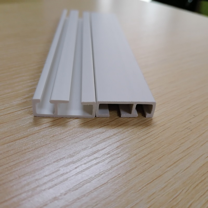 커튼 슬라이딩 부품을위한 디자인 및 맞춤형 경질 PVC E 모양의 궤도 프로파일