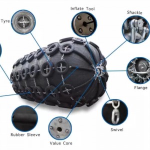 요 코 하마 형 선박 용 공 압 고무 로 현 을 보호 하 다.