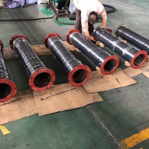 호스 선박 용 연성 드 레 인 튜브 를 준설 하 다.