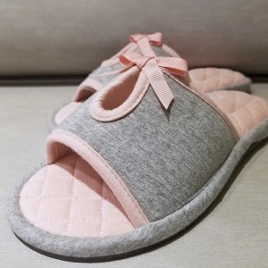 퀼 팅 키 홀 슬라이드