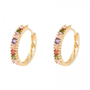 유럽 ​​및 미국 성격 과장된 정사각형 지르콘 귀걸이 귀걸이 여성 순수 구리 골드 도금 마이크로 인감 귀걸이 귀걸이 도매