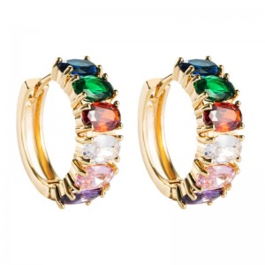 국경 간 패션 액세서리 야생 지르콘 상감 귀걸이 숙녀 골드 도금 된 유럽 및 미국 간단한 귀걸이 공장 도매