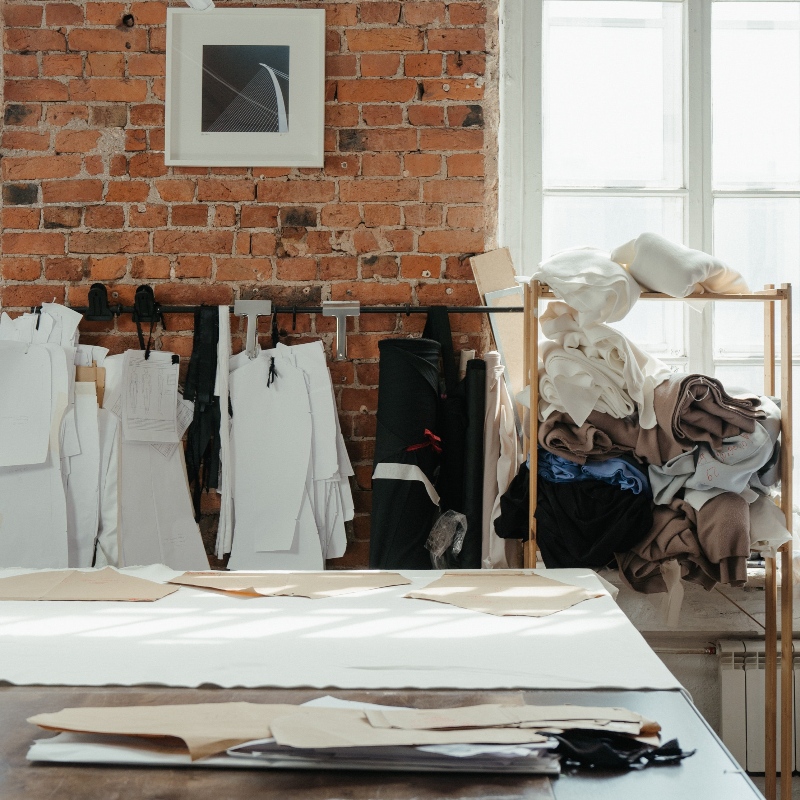 왜 일부 티셔츠는 순수한 면화 대신 스판덱스로 만들어야합니다?