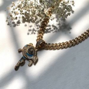 솔리드 비행 경찰관 지르콘 펜던트