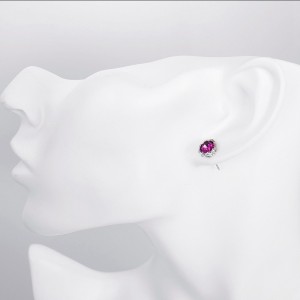 단순한 둥근 귀걸이의 한국어 버전