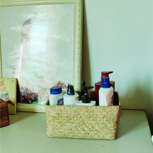 손으로 짠 평방 바다색 바구니