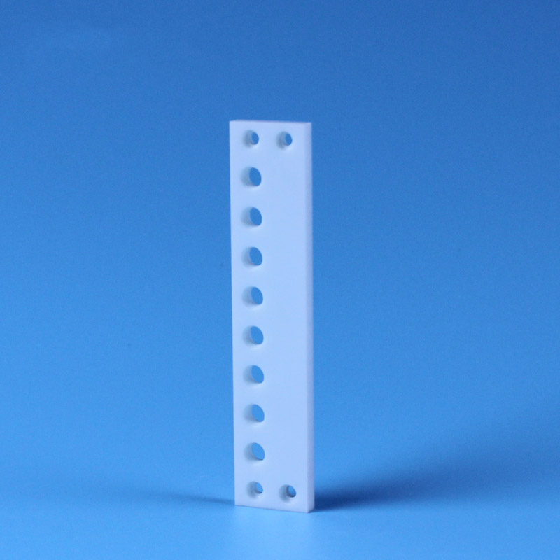 지르코니아 Ceramics?을 처리하는 데 사용되는 도구는 무엇입니까?