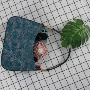 럭셔리 스타일의 레이디 핸드백 클래식