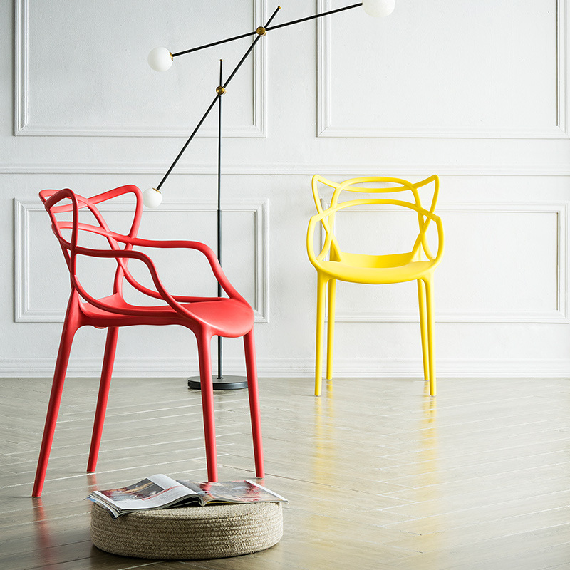 현대의 선진적인 디자인 이념, 캐주얼하고 편안한 커피 의자, 쌓을 수 있는 플라스틱 의자