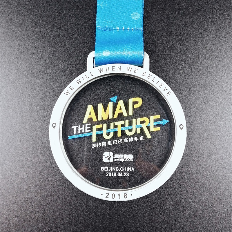 리본 펜던트 골드 실버 브론즈 마라톤 달리기 월드 메달이있는 스포츠 이벤트를위한 맞춤형 금속 3D 메달