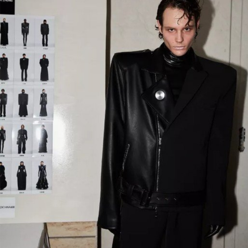 색상/layered monochrome/black이 있습니다