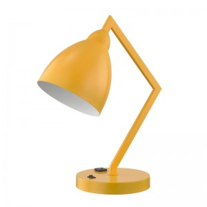 고정 금속 암이있는 데스크 램프 및 통합 된 전원 콘센트가있는 헤드 및/off Rocker Switch at Base for 객실