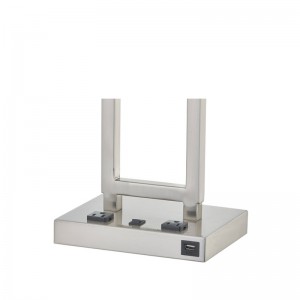 브러시 니켈 마감, 2 개의 콘센트, on/off 로커 스위치 및 USB 포트가있는 개츠비 데스크 램프