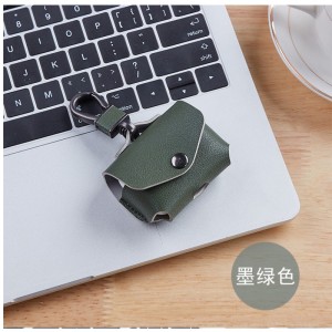 Apple AirPods Pro2의 가벼운 디자인은 완벽하고 절묘하고 실용적입니다. 매우 강력한 보호 이어폰 케이스는 먼지, 긁힘 및 우발적 인 영향에 효과적으로 저항 할 수있는 고품질 재료로 만들어졌습니다.