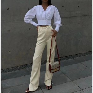 흰색 V 넥 긴팔 셔츠 여성 디자인 감각 틈새 시장 새로운 얇은 랜턴 슬리브 탑